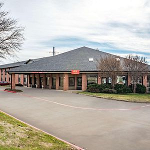 Econo Lodge Inn & Suites